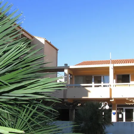 Les Campanettes Apartahotel 2*